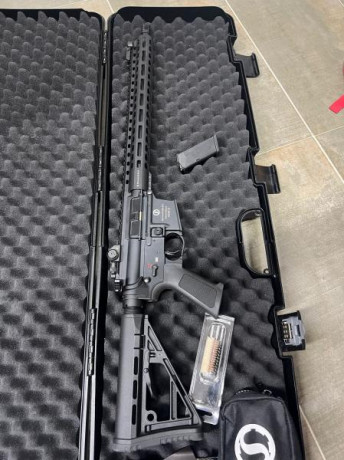 Hola a todos.

Pongo en venta este rifle  Schmeisser AR15-9 en calibre 9 parabellum. 
En un estado impecable 22