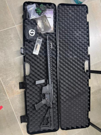 Hola a todos.

Pongo en venta este rifle  Schmeisser AR15-9 en calibre 9 parabellum. 
En un estado impecable 20