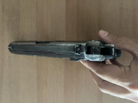 Se vende Walther Ppk calibre 9 corto /380 , fabricada en Alemania 
Un cargador 
Funciona perfectamente 01