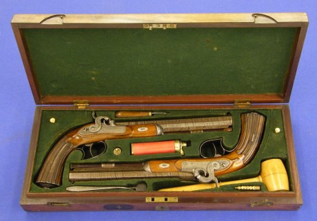 Voy a colocar unas fotos de un arma larga alemana de llave de mecha del siglo XVI. 30