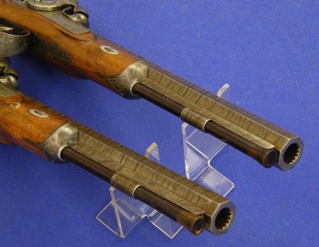 Voy a colocar unas fotos de un arma larga alemana de llave de mecha del siglo XVI. 51