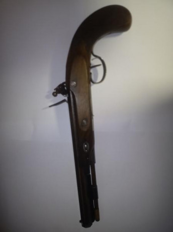 Buenas vendo pistola Charles Moore de pedersoli el precio son 200 eu mas portes 00
