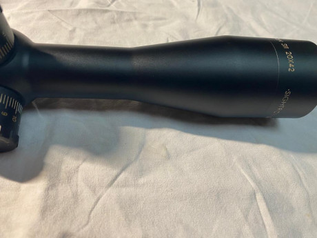 Vendo visor SightronSIII 20x42MMD en perfecto estado, sin ninguna marca o roce, embalaje original.Usado 00