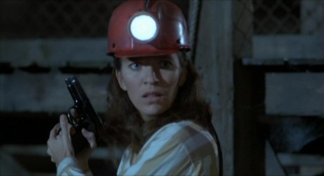 Compañeros,

En vista de las ganas de algunos (Elcafe, Wilcow, Vrakk, etc) por adivinar armas de películas 70