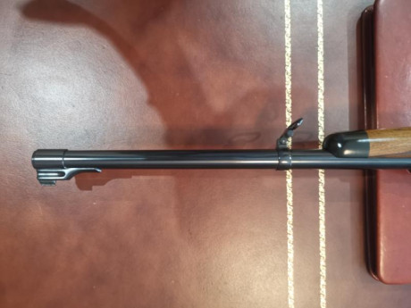 Ruger Magnum cal.375 H&H en perfecto estado, ni roces ni picadas. Está como recién salido de fabrica. 12