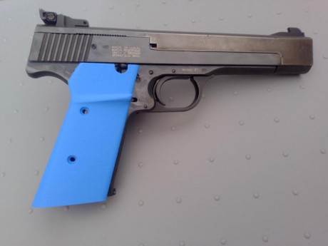 Cachas delgadas de zurdo en 3D para pistola S&W Model 41 , 
Las cachas con los dos pasadores y tuercas 00