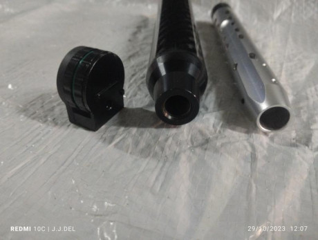 Pues haciendo limpieza pongo a la venta estos tres accesorios de una Daystate mk3
-  Silenciador de carbono. 11