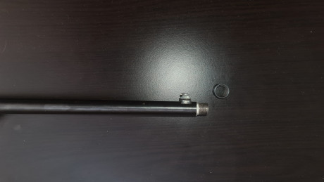CARGADOR POR LA CULATA DE 9 CARTUCHO. CALIBRE 22 LR. CAÑON ROSCADO CON CUBREROSCA.RIEL PARA COLOCAR VISOR.ESTA 11