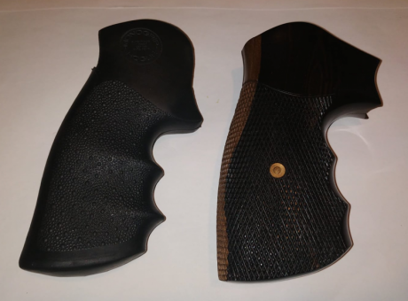 Buenas,

Busco unas cachas originales, en madera, para un  S&W armazón N, culata square  y  dispongo 02