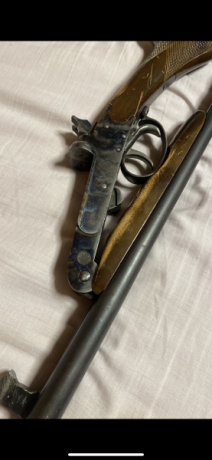 Me pide un amigo que le ponga en venta su escopeta Paralela de perrillos marca Pakermy del calibre 410 11