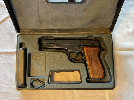 Buenas noches,
Vendo esta pistola Mauser 90DA calibre 9 mm Parabellum, evolución de la mítica Browning 00