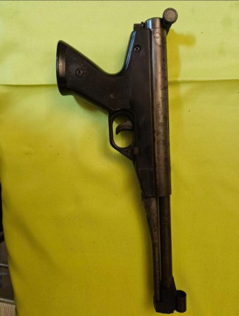 Vendo Pistola Gamo Falcon ca.4,5 en perfecto estado de tiro, pero no de pavón, pues la limpié con un producto 70
