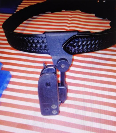Por fin de actividad se vende conjunto de dos Glock 17 de 2ª y 3ª generación. Las armas están guiadas 01