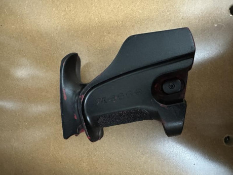 Vendo esta cacha para Hammerli Xesse Sport talla L; la base está hecha en impresora 3D, no es original 01