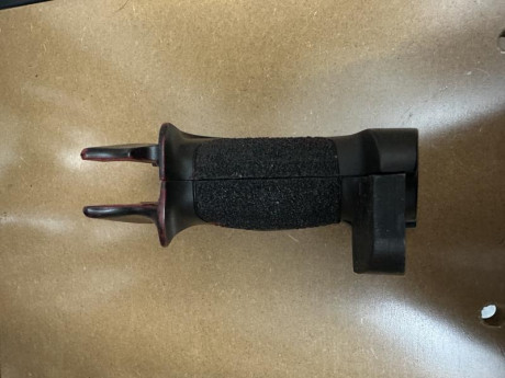 Vendo esta cacha para Hammerli Xesse Sport talla L; la base está hecha en impresora 3D, no es original 00