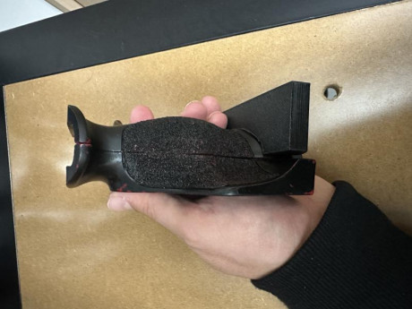 Vendo esta cacha para Hammerli Xesse Sport talla L; la base está hecha en impresora 3D, no es original 12