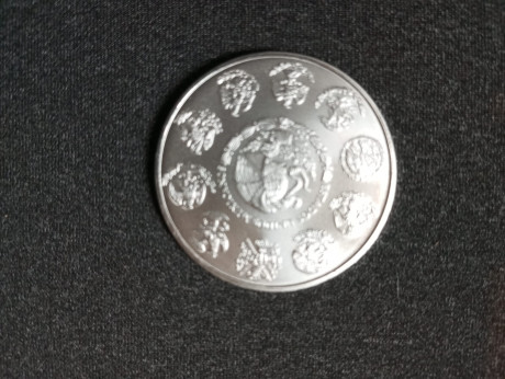 monedas de plata pura bullion, la única en español y del año 2014 que ya tienen valor numismático.
onza.

Entrega 02
