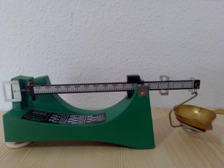 Vendo esta balanza RCBS modelo 505 , poco se puede decir de este modelo conocido por sus virtudes entre 02