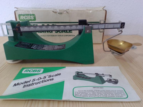 Vendo esta balanza RCBS modelo 505 , poco se puede decir de este modelo conocido por sus virtudes entre 01