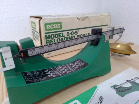 Vendo esta balanza RCBS modelo 505 , poco se puede decir de este modelo conocido por sus virtudes entre 00