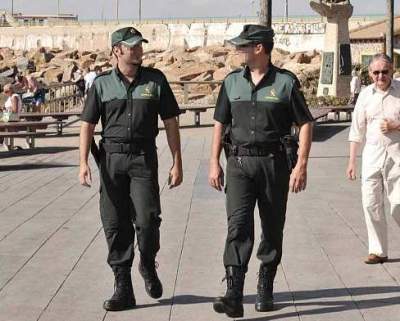 Infodefensa.com) Madrid – Los agentes de la Guardia Civil vestirán nuevo uniforme a partir de enero de 00