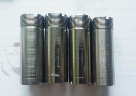 Vendo 12 chokes del calibre 20, de diferentes marcas, en muy buen estado, algunos están nuevos.
 1 choke 00