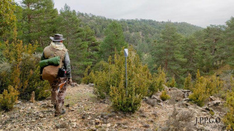  Amigos, viendo que hay interés general en la práctica de la caza con armas de avancarga, abrimos este 111