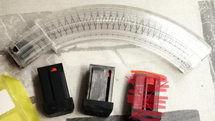Vendo todo esto:
-Cargador banana original remington de 33 balas (solo estrenado)
-Cargador de 10 modelo 50