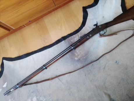 Buenos días
Un amigo heredó este arma y lo quiere vender. Sólo sé que es un Enfield y que pone que está 02