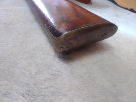 Buenos días
Un amigo heredó este arma y lo quiere vender. Sólo sé que es un Enfield y que pone que está 20