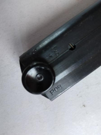 Hola, estoy buscando un cargador o varios del mismo tipo , de la Luger P08 
de carcasa mecanizada , tacon 02