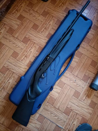 Se vende beretta A400 lite,calibre 12,cañon de 66cm,polichokes,con su maletin,y todos sus accesorioscuñas 02