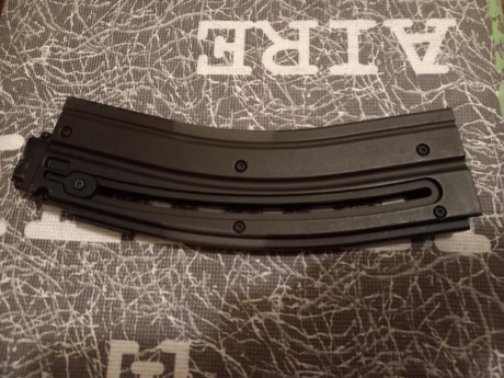Vendo cargador walther g 36 22 lr de 30 original 60 euros envío incluido. 00