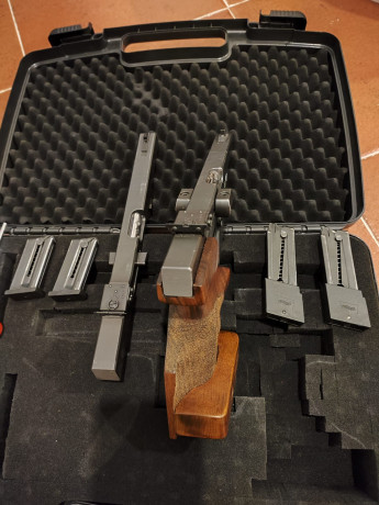Hola:  (**VENDIDA**).
Pongo a la venta (**VENDIDA**) una pistola con doble carro Walther GSP del calibre 02