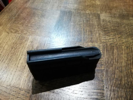 Buenas noches,

Vendo cargador original  de 3 balasTikka para los modelos T3 y T3X. Es para la familia 01