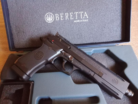 Se vende pistola Beretta 87 Target Calibre .22 LR con rosca  . El arma se encuentra en Valencia y su precio 10