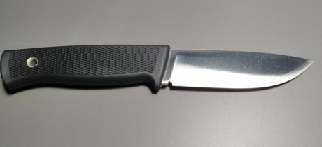 Cuchillo Fallkniven F1 en acero laminado VG10, versión con funda de cuero.

El cuchillo es nuevo a estrenar, 00