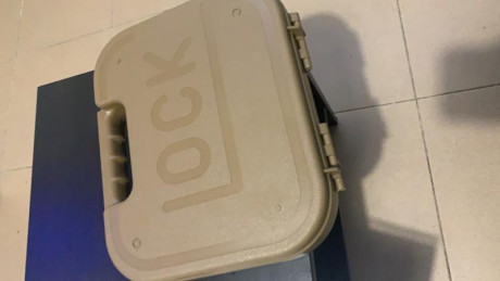 Glock 19X gen 5con kit de muelles de disparador EEMAN TECH 
Dos cargadores , alza y punto de mira metálicos 02