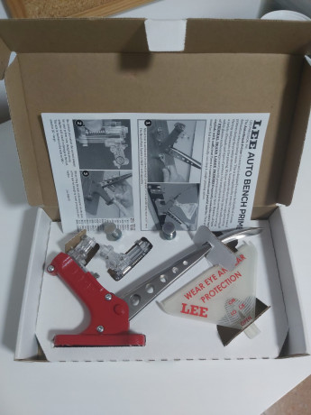 Se vende empistonador de mesa LEE AUTO BENCH PRIME.
Su estado es como si lo acabaras de comprar.
40€ envío 00