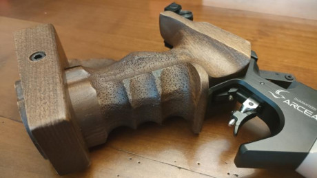 Pongo a la venta una pistola   Snowpeak pp20   comprada el 20 de octubre de 2023, está sin estrenar. La 10