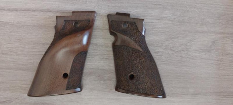 Buenas, he vendido mi beretta 89 y el comprador no necesitaba las cachas originales de fabrica para zurdo 01