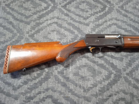 Un amigo vende collera de escopetas FN auto5

- una es calibre 20/70, báscula de acero, cañón de 71cm, 11
