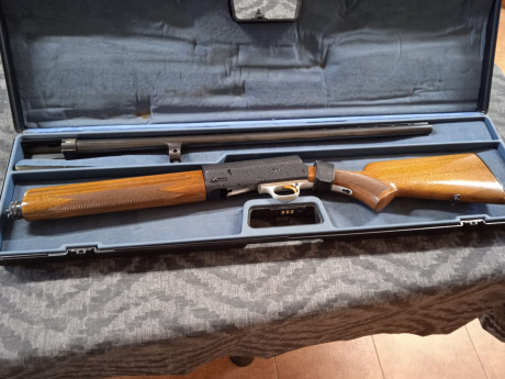Un amigo vende collera de escopetas FN auto5

- una es calibre 20/70, báscula de acero, cañón de 71cm, 21