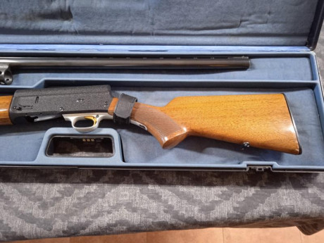 Un amigo vende collera de escopetas FN auto5

- una es calibre 20/70, báscula de acero, cañón de 71cm, 30