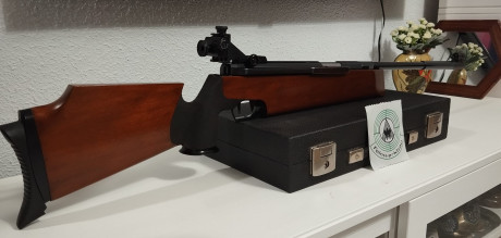 Buenos días, 

 Feinwerkbau 300s , la carabina se encuentra en muy buen estado  con signos de uso , la 40