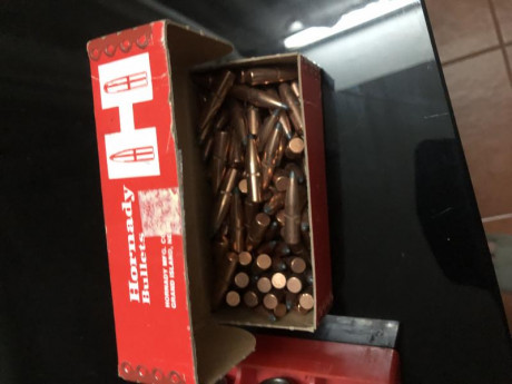 Vendo estos dies Lee y 70 puntas calibre 270. Los dies solos 40 más portes. Las puntas 30  más portes. 02