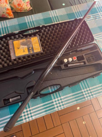 Buenas,

Vendo Browning Maxus 1 composite en perfecto estado, con todos los accesorios originales:
Maletin 01