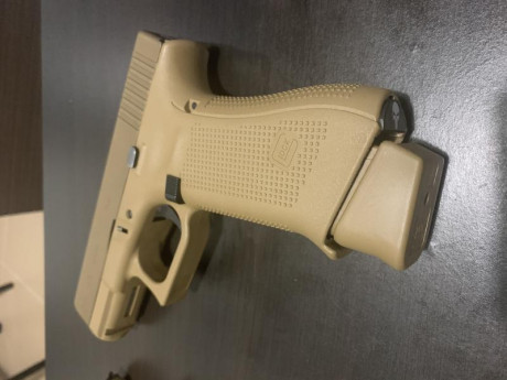 Glock 19X gen 5con kit de muelles de disparador EEMAN TECH 
Dos cargadores , alza y punto de mira metálicos 12
