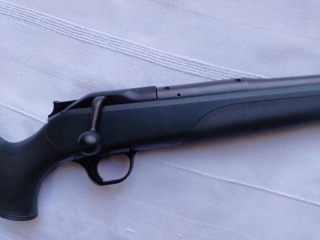 Vendo Blaser R8 Profesional calbre 300 W mágnum por dejar la actividad, pràcticamente nuevo sin un solo 01