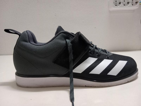 Zapatillas de halterofilia, que están permitidas como en las competiciones de tiro olímpico. NÚMERO 44 01